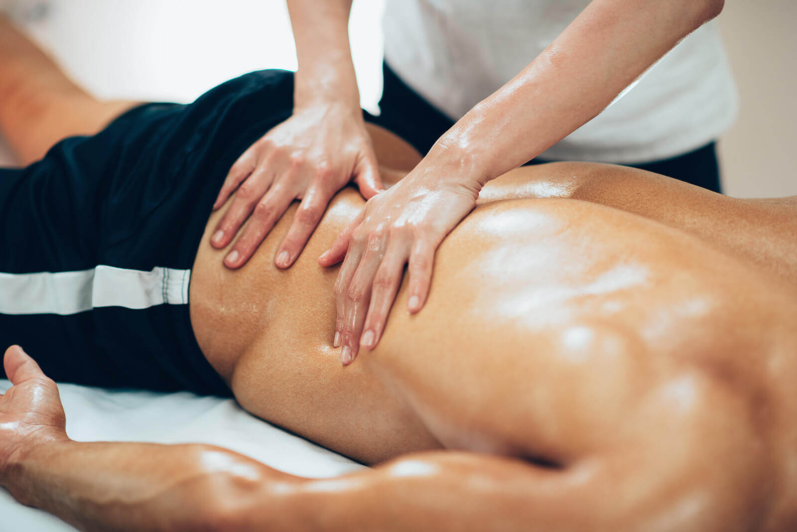Sports-massage-guide-techniques-benefits-and-tips-for-athletes-and-non-athletes-07 - Total Health Clinics